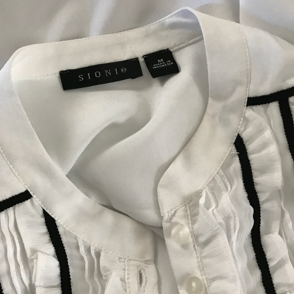 Sioni Ruffle Blouse - Picture 3 of 5